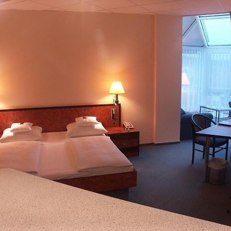 Hotel Arkadia ฟรีดริชสดอร์ฟ ภายนอก รูปภาพ