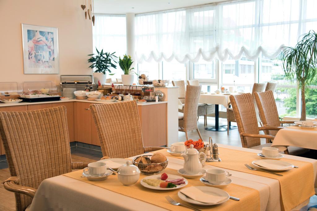 Hotel Arkadia ฟรีดริชสดอร์ฟ ภายนอก รูปภาพ