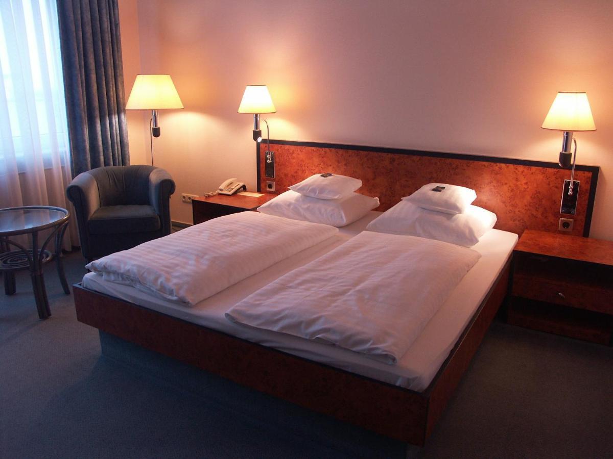 Hotel Arkadia ฟรีดริชสดอร์ฟ ภายนอก รูปภาพ